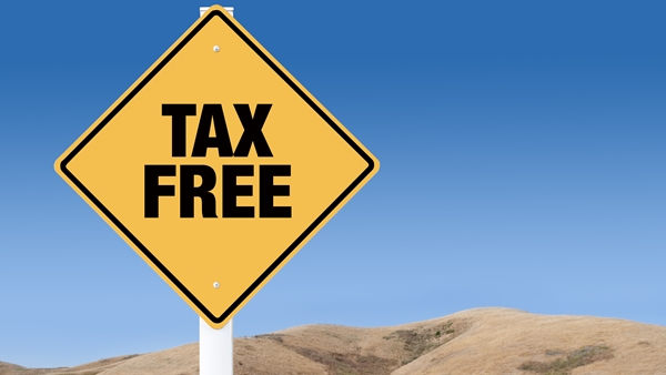 taxfree tabelası yol kenarında